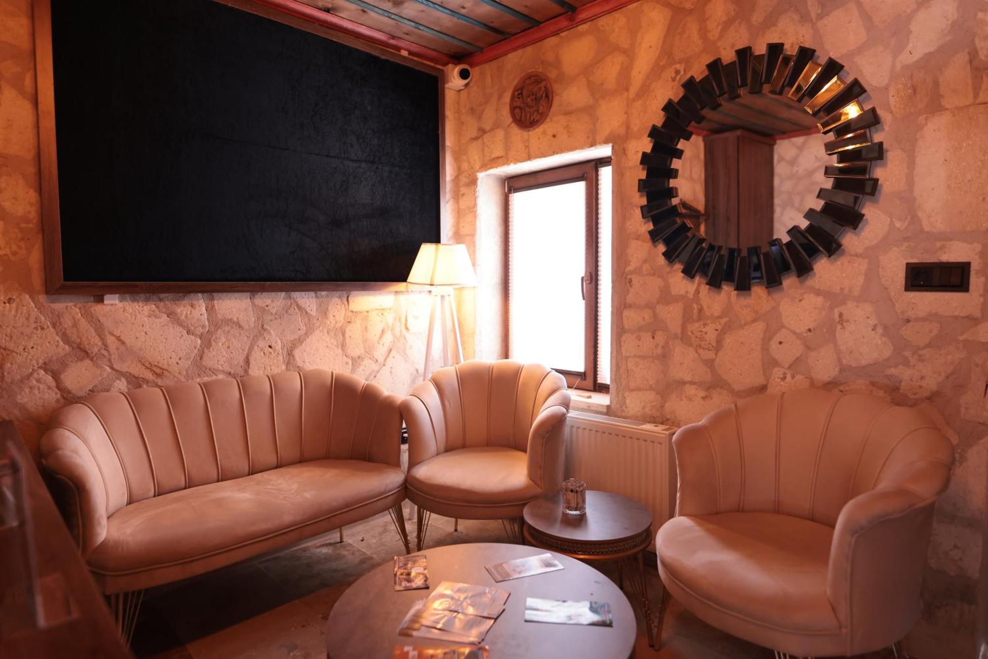Stone Owl Otel & Restaurant Uchisar Exterior foto